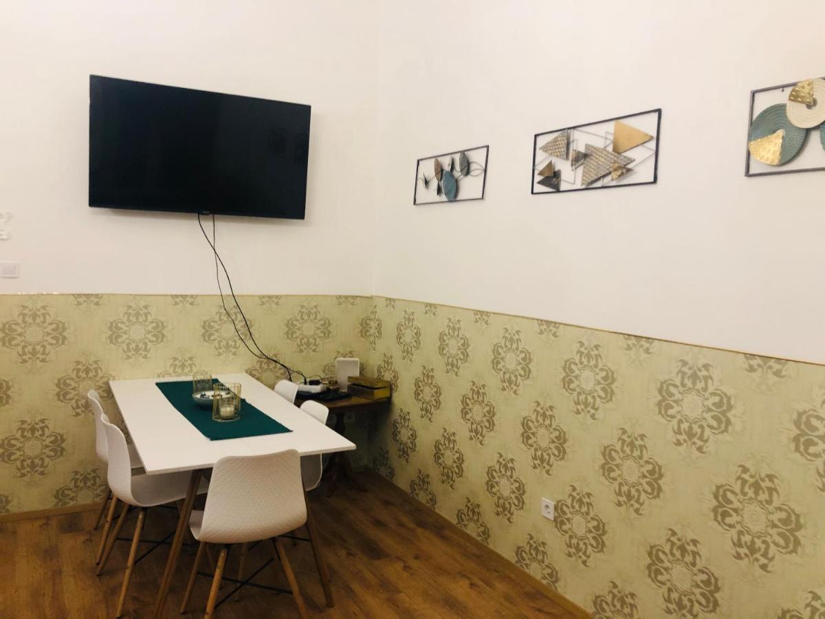 Modern Classic On Kiraly Budapest Eksteriør bilde